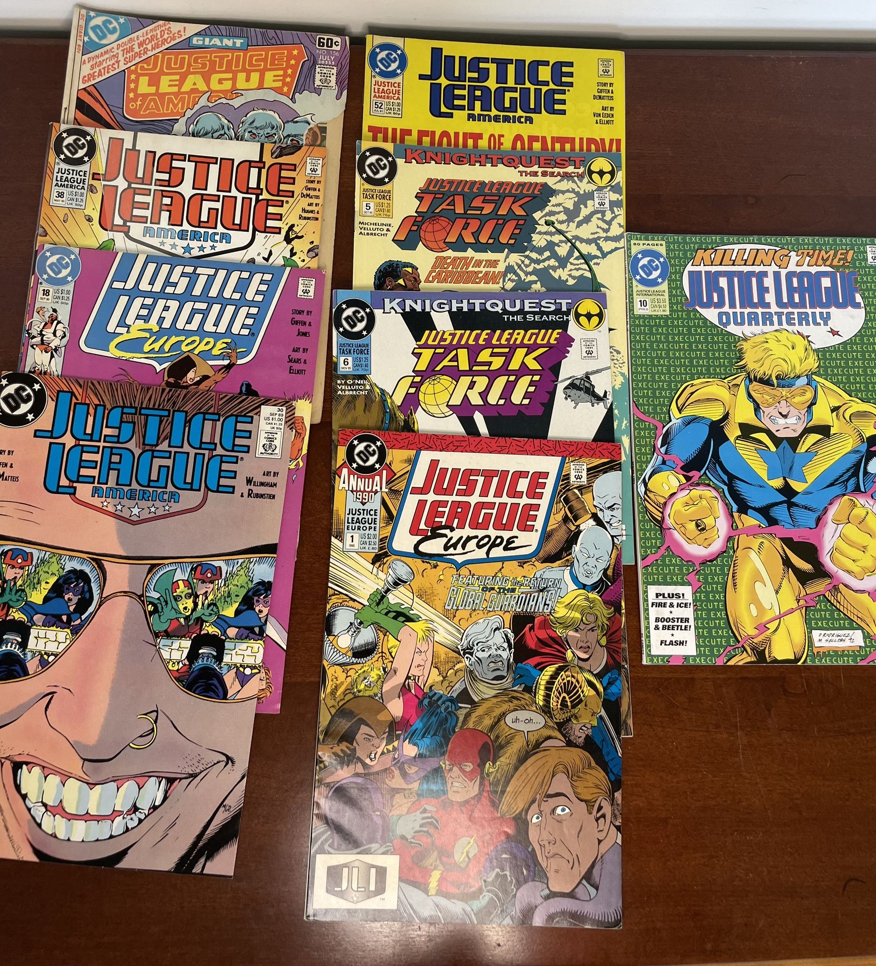 Lot of 9 DC Comics Justice League