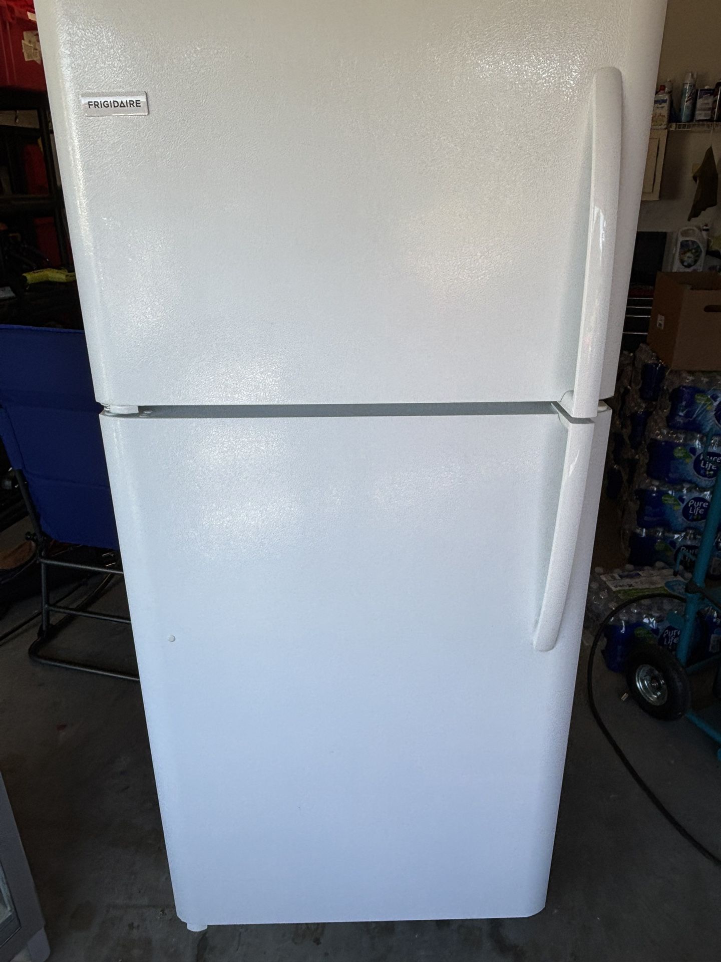 Frigidaire White Refrigerator 69” X 30” 