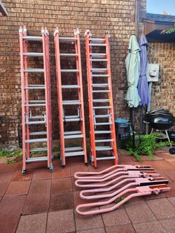 Escaleras (24ft Fiberglass Extensión $200)    ( 16ft Fiberglass Extensión $125 )