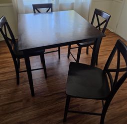Countertop Dining Table and 4 chairs