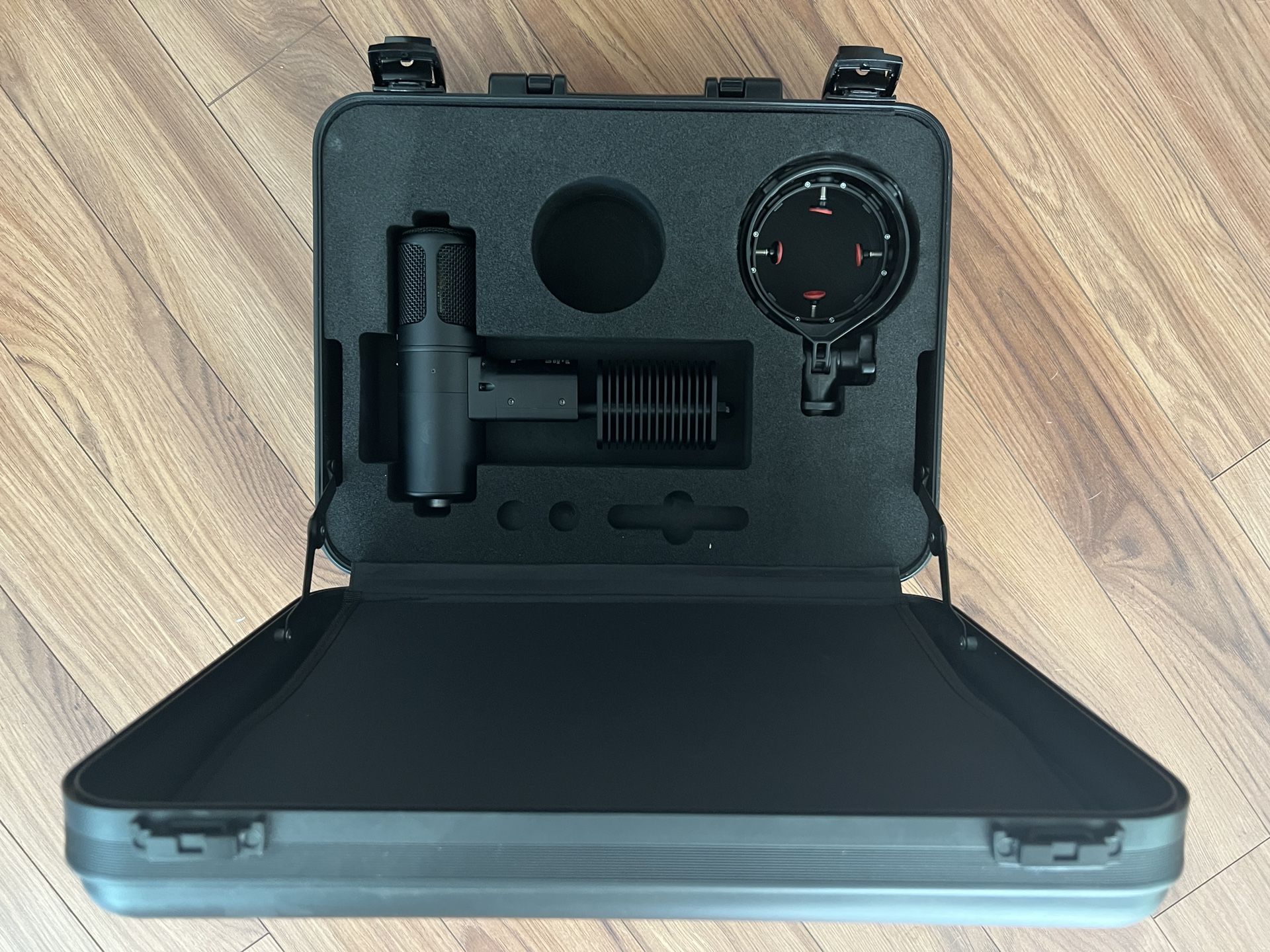 Golden Age 8000 W/ C800G Tube