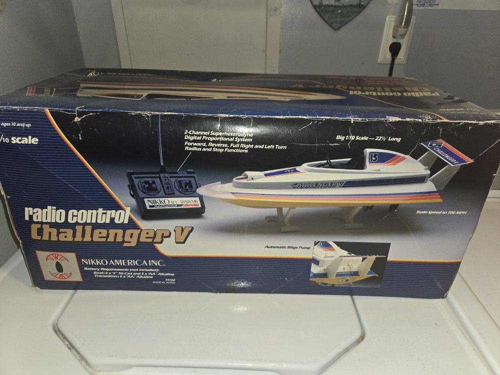 Radio Controlled Nikko America Challenger Model Boat