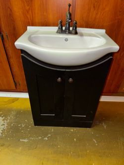 Bathroom Vanity, Sink & Faucet