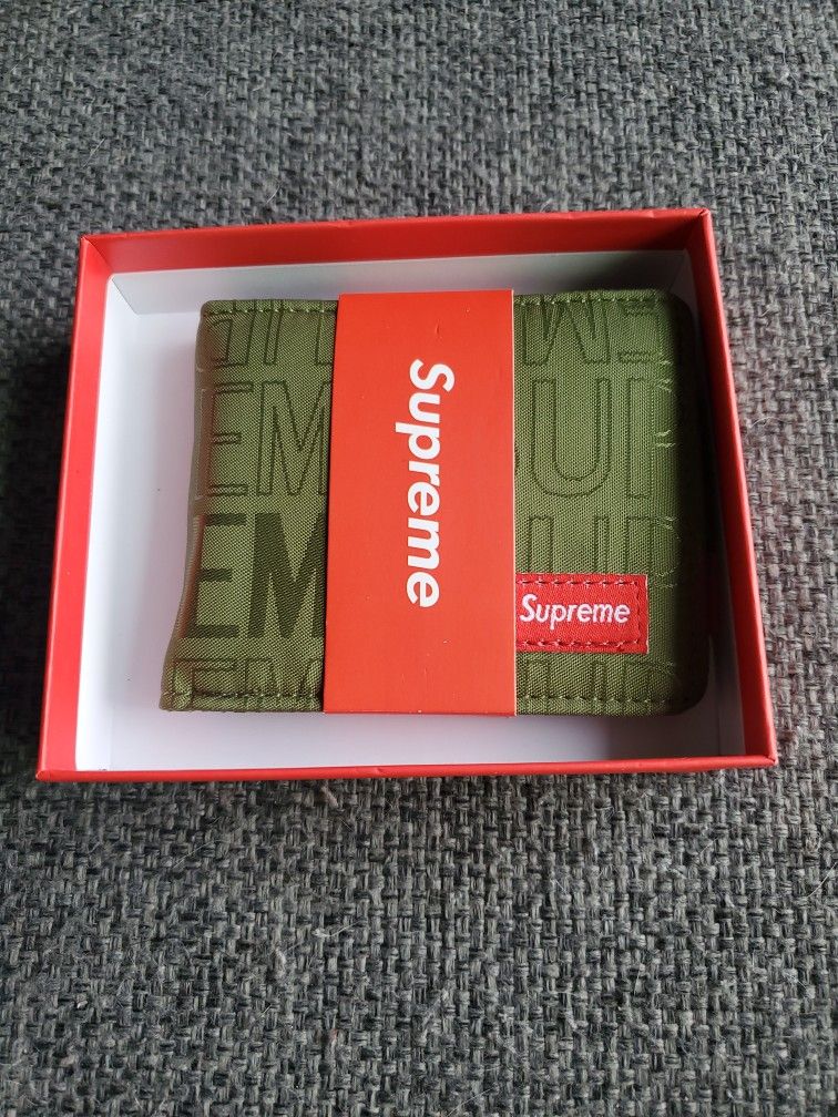 Supreme Wallet Unisex Olive Green Brand New