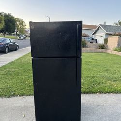 🔥2021 BLACK FRIDGAIRE FRIDGE🔥