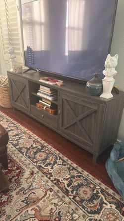 TV stand / entertainment center