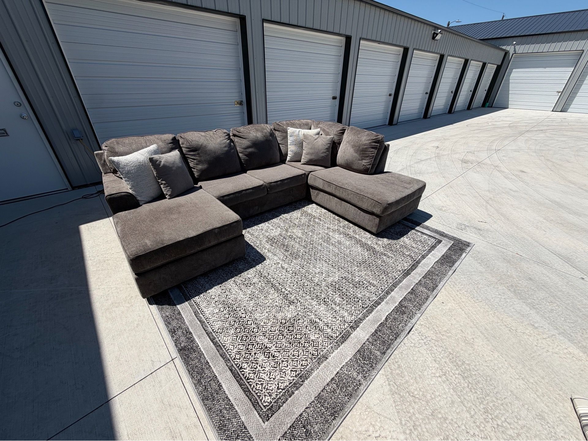 Sectional Couch (FREE DELIVERY‼️)