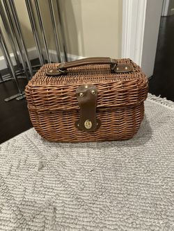 Insulated Wicker Picnic Basket