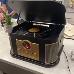 Record player With CDs