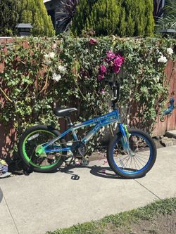 18 INCH BOYS BIKE