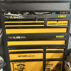 Dewalt Rolling Cabinet 