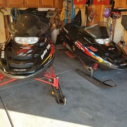 2001-2002 2 polaris Snowmobiles and triton trailer 700 xc sp and 500 indy