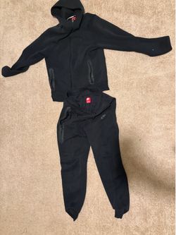 Black Nike Tech