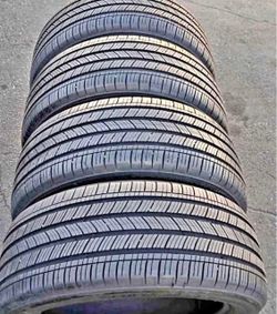 Set 235/55-19 Michelin con el 80% de vida