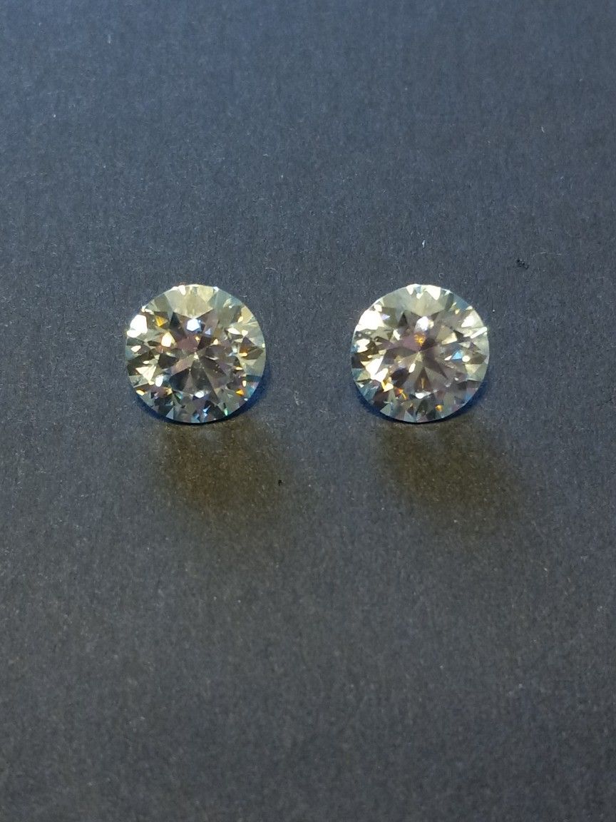 QTY: 2 - 2.28 CTW VVS1 MOISSANITE DIAMONDS. PERFECT FOR STUD EARRINGS!