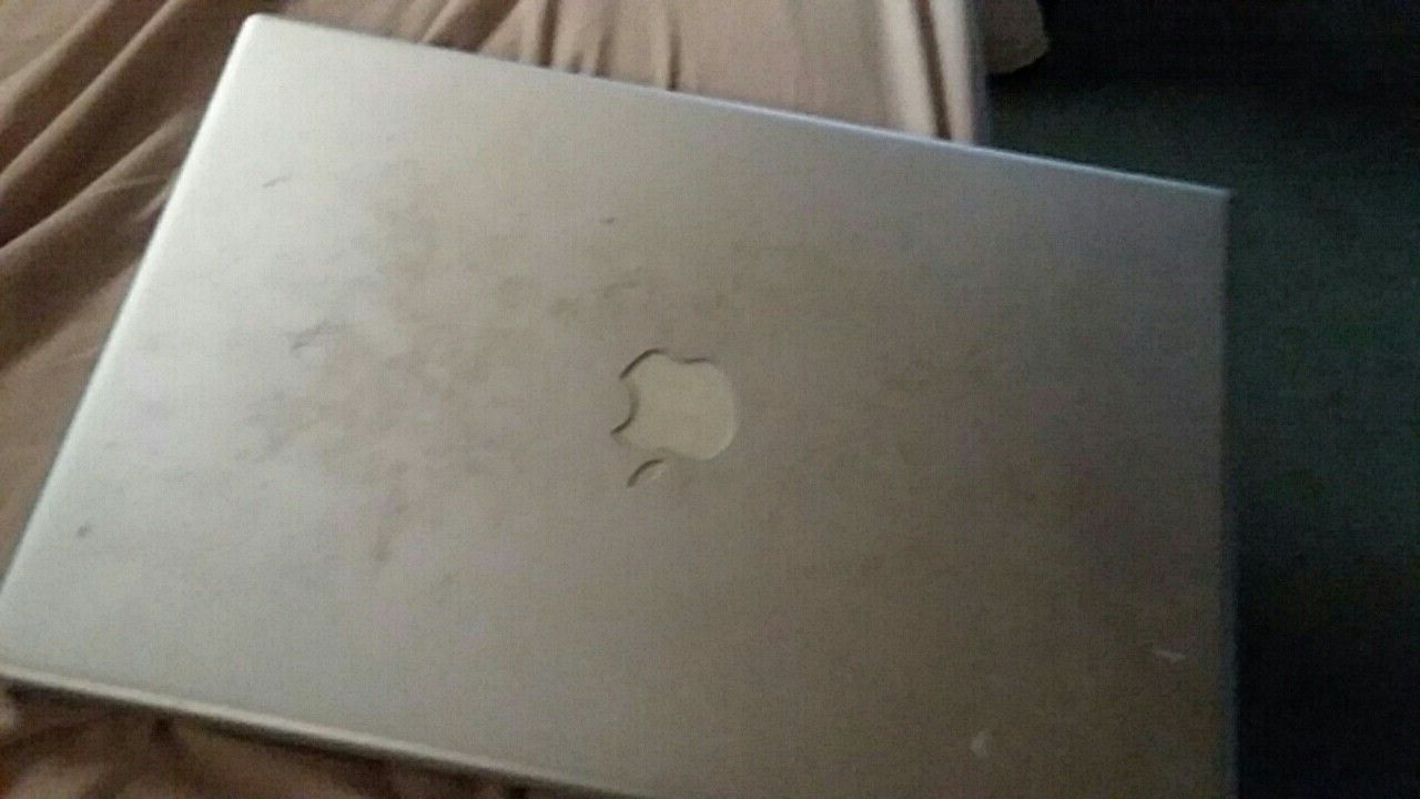 Apple Laptop Computer