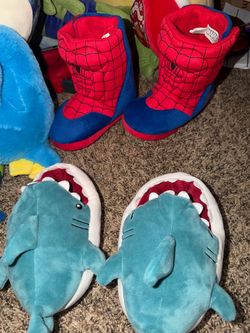 Kids Novelty Slippers Bundle – Spider-Man and Shark
