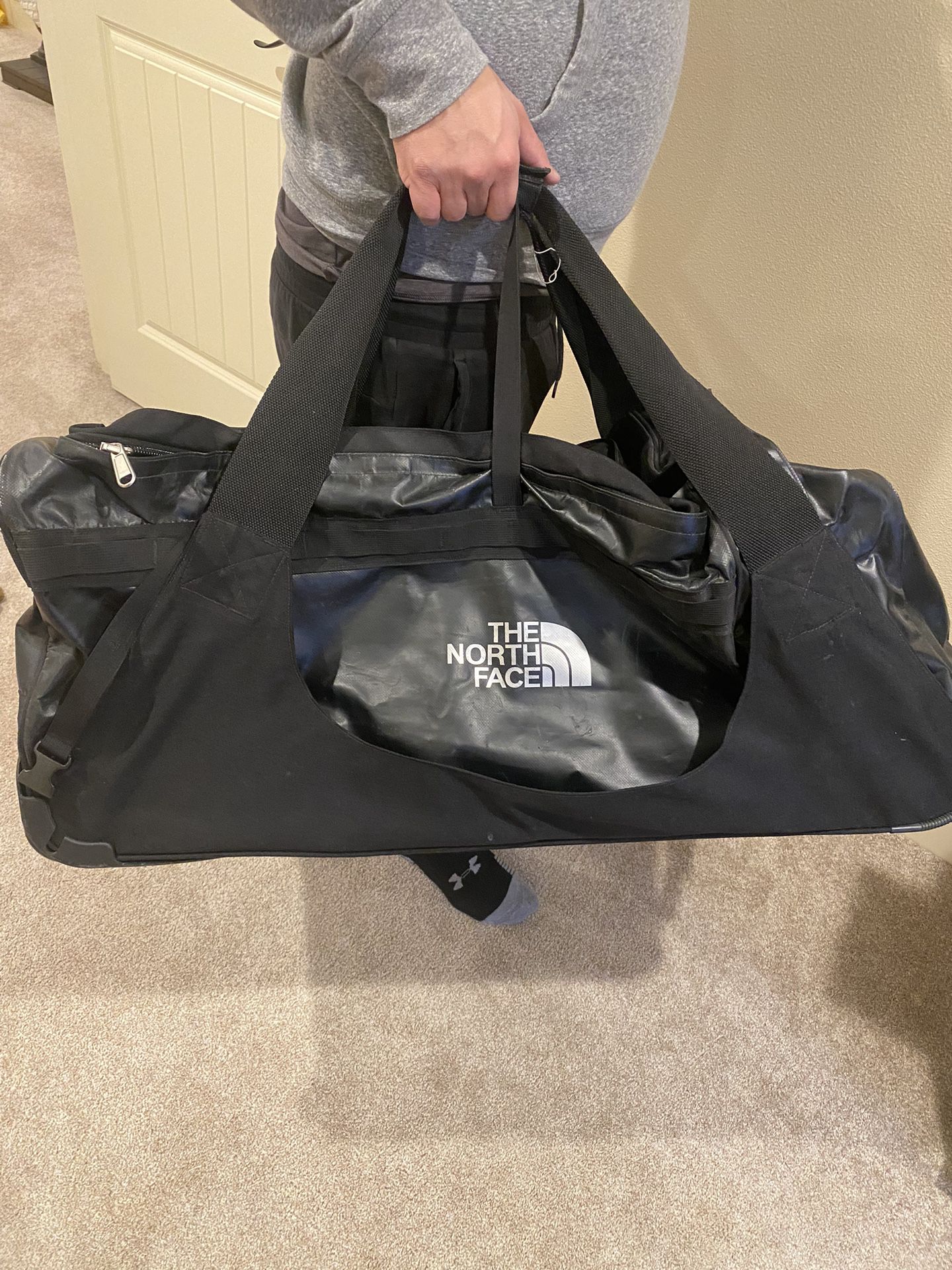 The North Face Basecamp Duffle With Wheels 