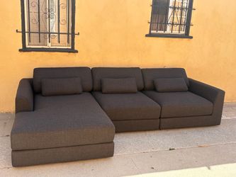 Thuma Signature Chaise Gray Sectional Couch - Brand new 4300$ Retail Price