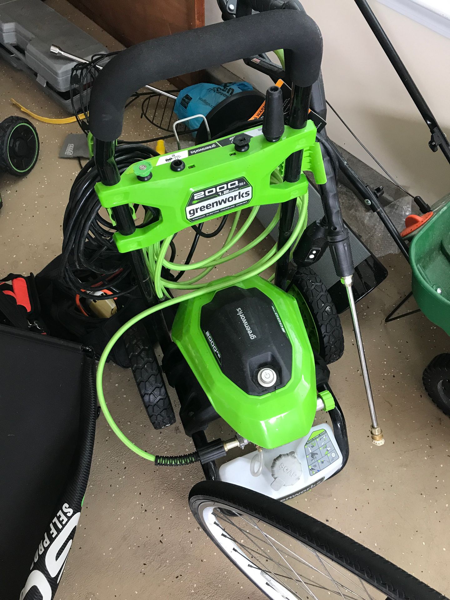Greenworks 2000 Psi pressure wash