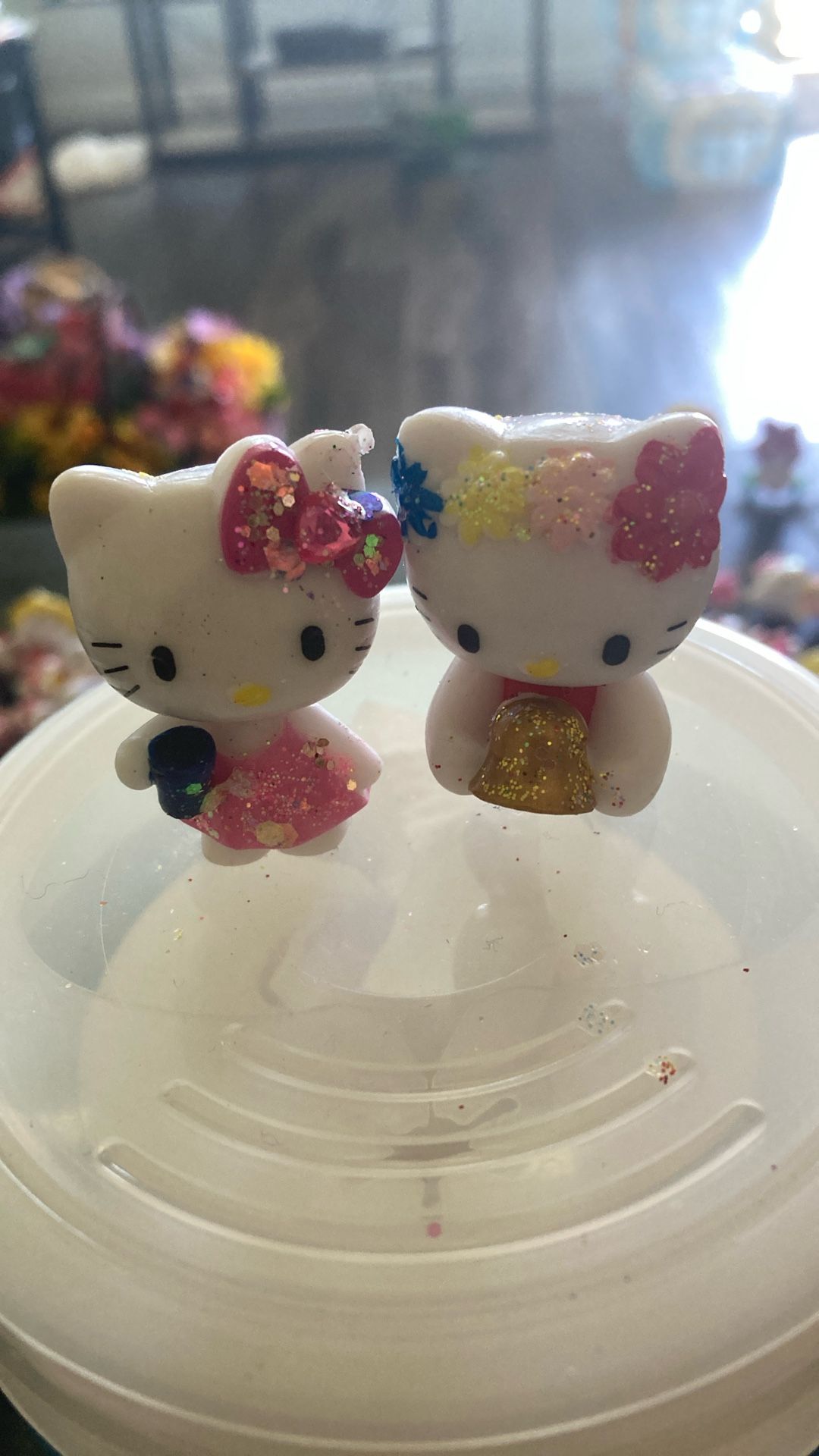 13 Hello Kitty Figures