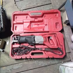 Milwaukee Sawzall Corded W/Blades