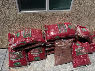 Mulch / Red wood chips