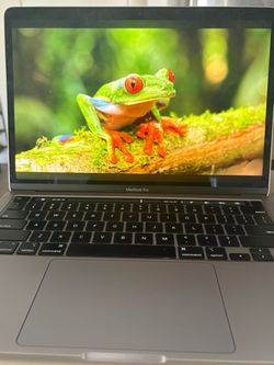 MacBook Pro M1 2020 500gb (small key issue)