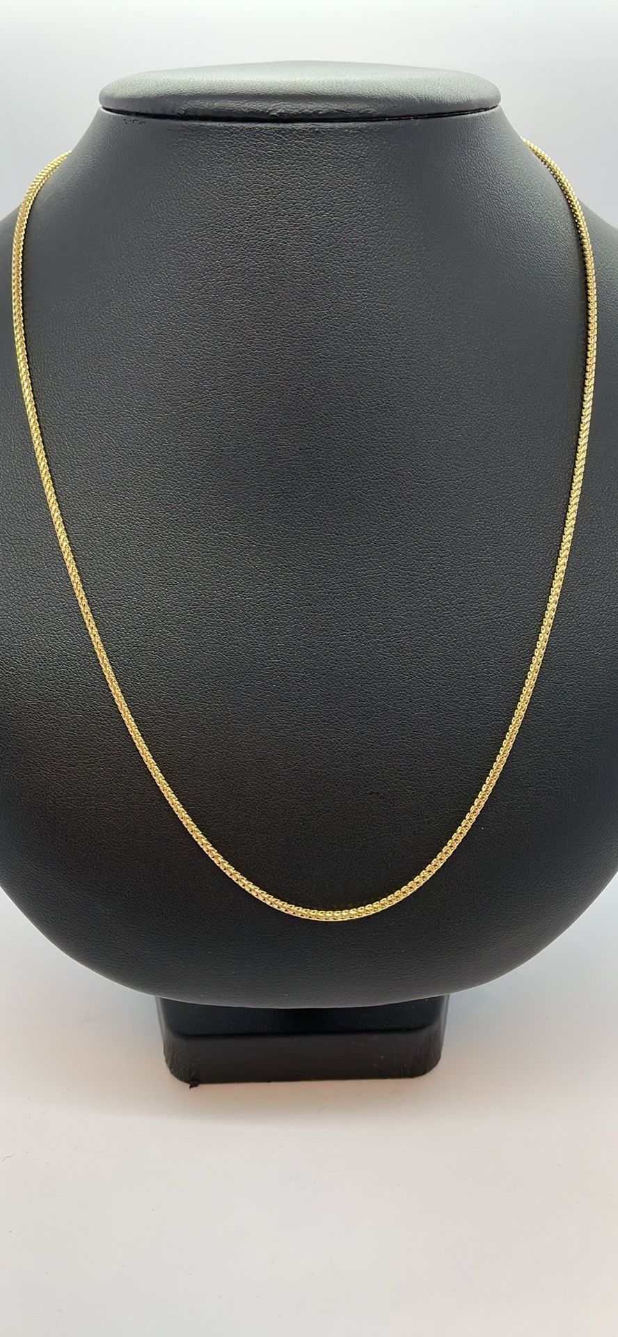 18 K Gold Figaro Chain. New.