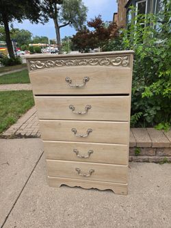 Dresser