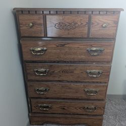 5 Drawer Wooden Chest / Dresser - 31'x18'x45'