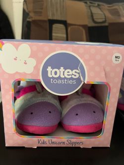 Totes Unicorn kids slippers