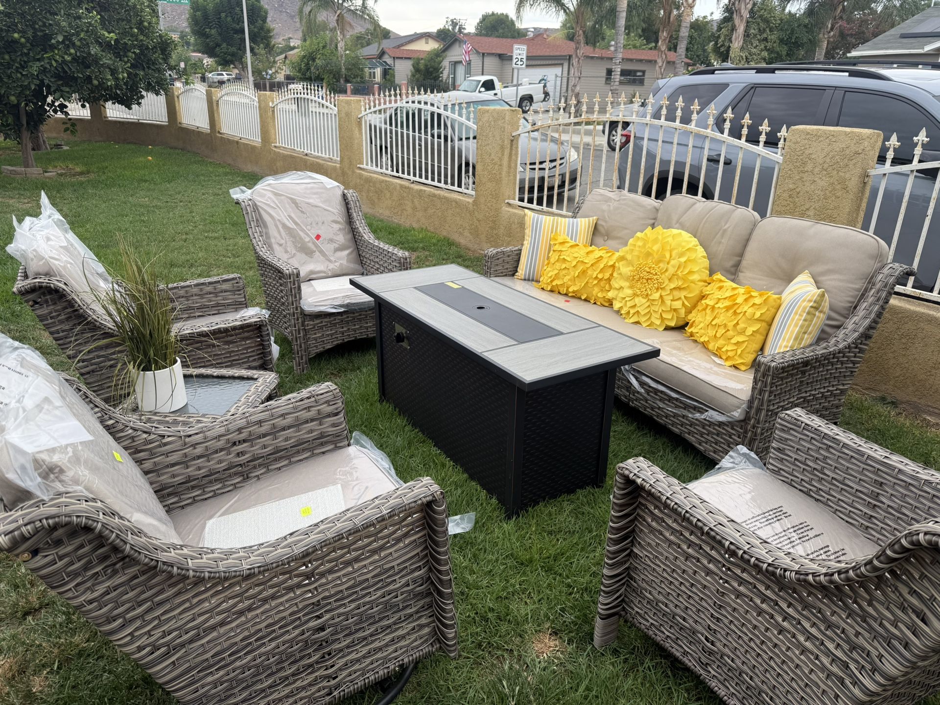 Brand New Patio Outdoor Furniture Set With Fire Pit