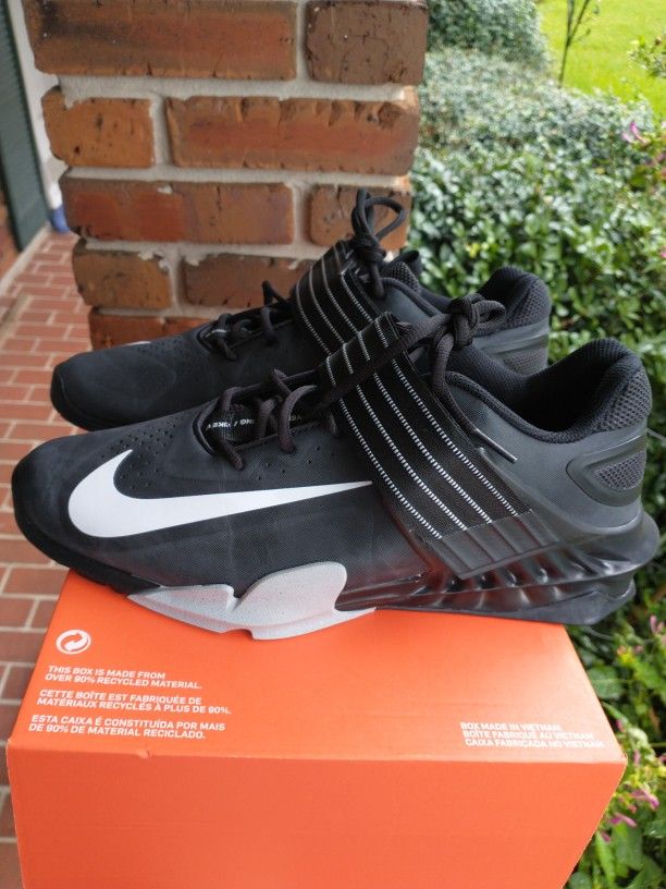 Nike Savaleos Men Size 11.5 Weightlifting Shoes