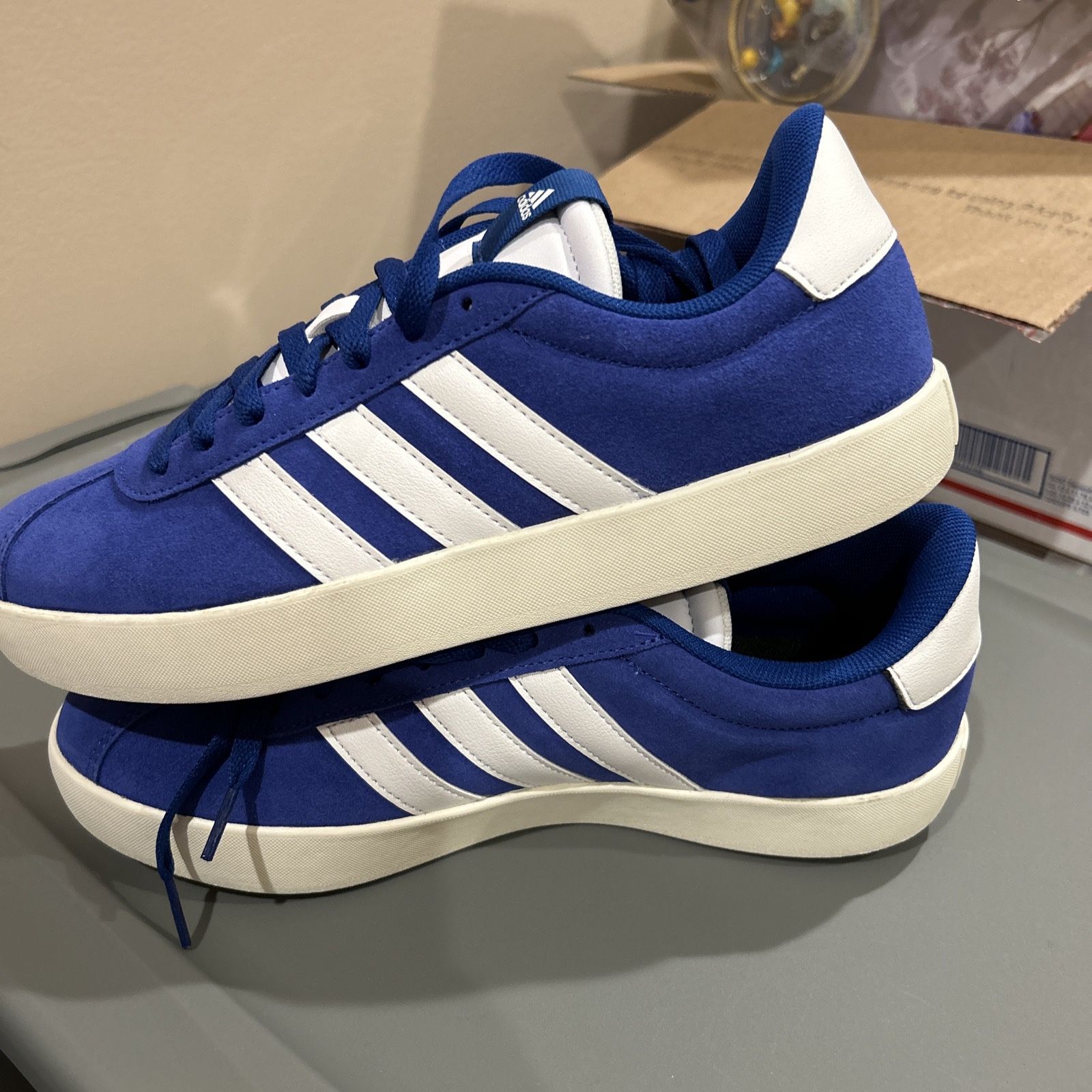 NEW ADIDAS MENS SHOES SIZE 8