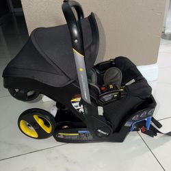 Doona Stroller And Car Seat 🖤🕷️