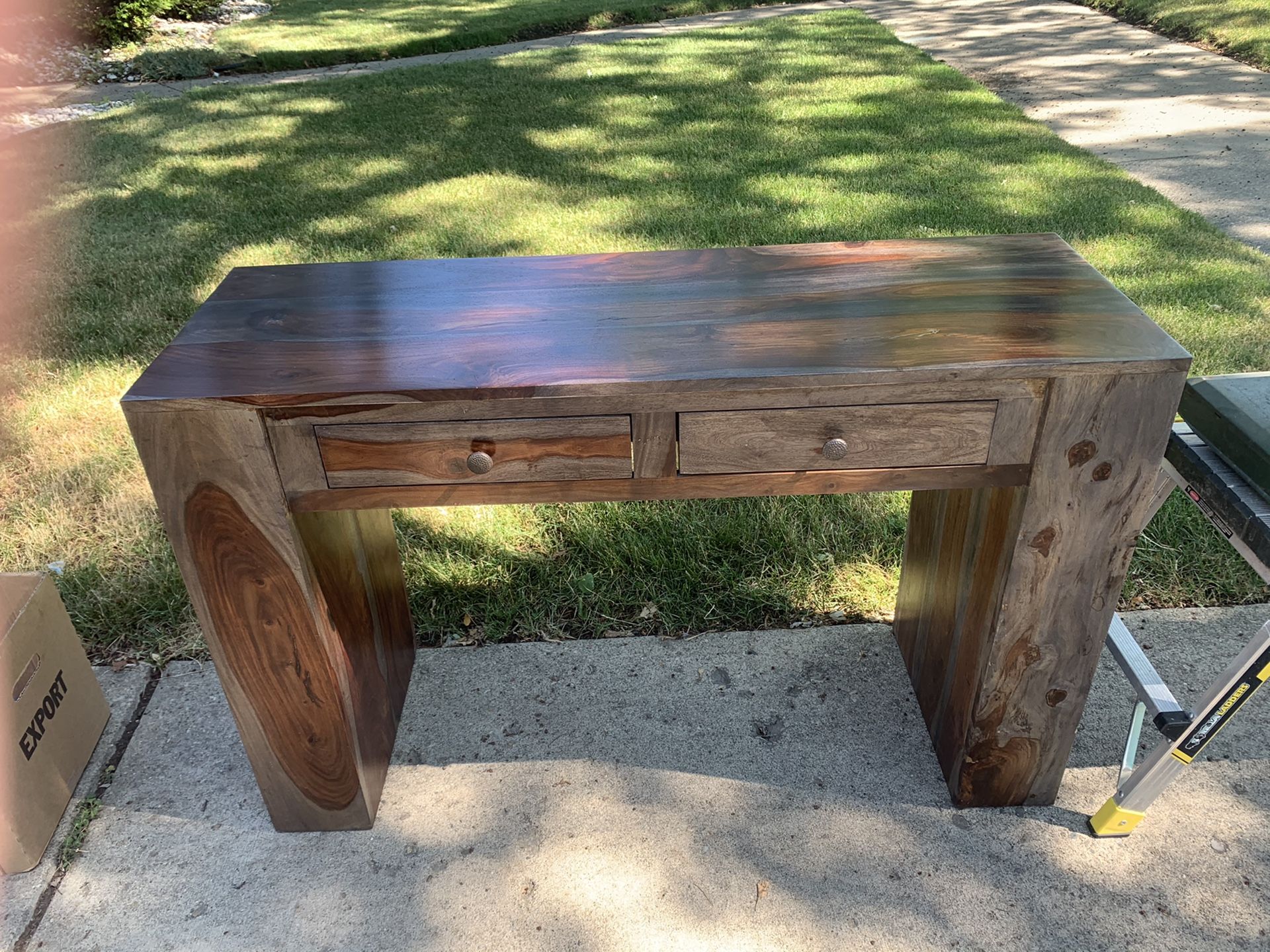 Beautiful console table!!