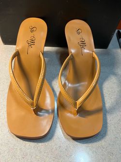 NEW Light Brown/Carmel “So Me” Toe Thong Scandas