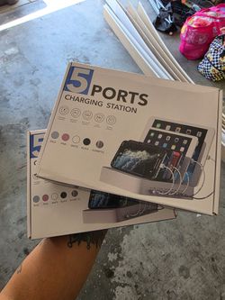 5 ports charging station