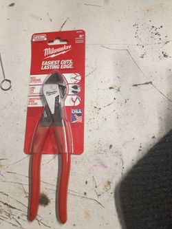 Milwaukee 8-in diagonal cutters brand new