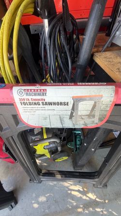 Central Machinery 350 lb Folding Sawhorse