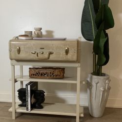 CUSTOM LUGGAGE SHELF FOR STORAGE IN HOME