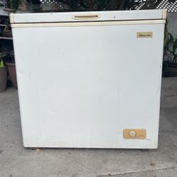 Freezer  Magic Chef