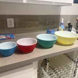 Vintage Pyrex Primary Colors Nesting Mixing Bowls