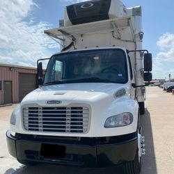 Box Truck  Freightliner M2 