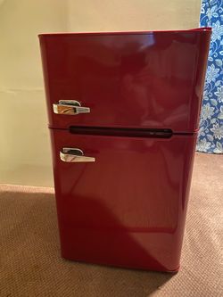 Retro Mini Fridge