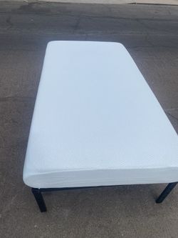 FREE DELIVERY: Twin Memory Foam Bed