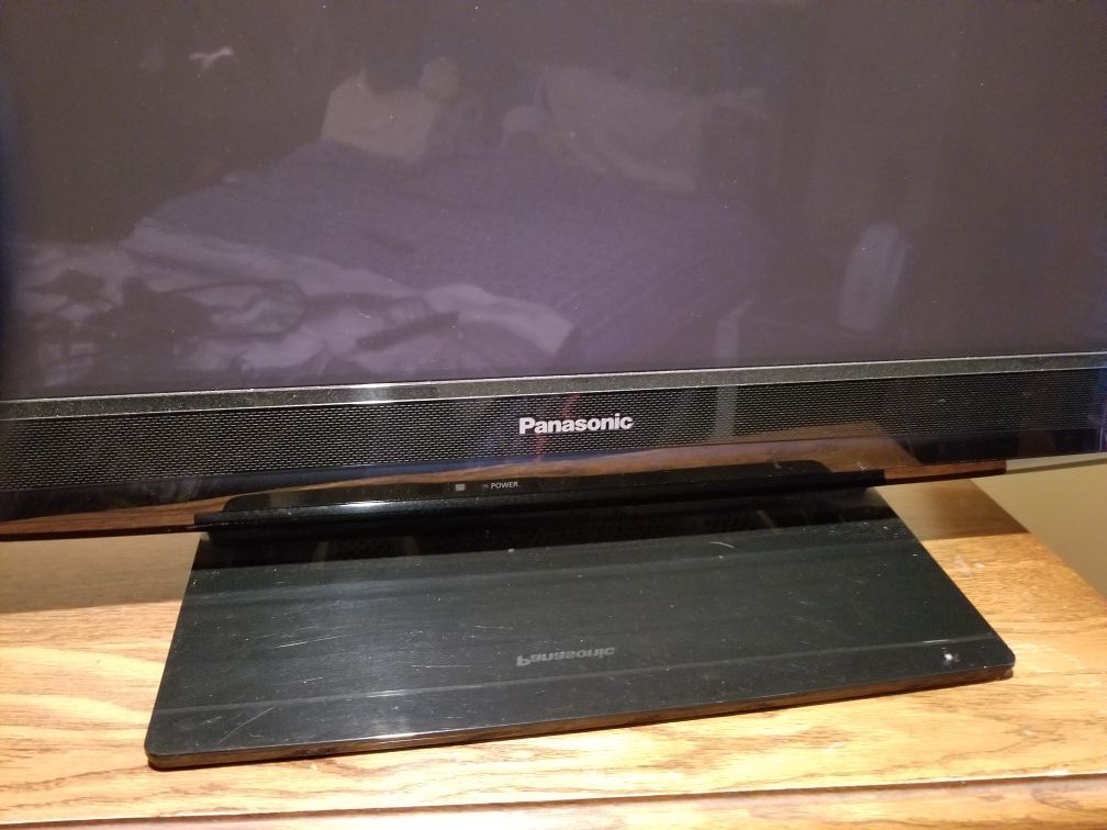 Panasonic HDTV tv flatscreen 42inch