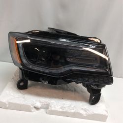 2014-2016 Jeep Grand Cherokee SRT Right Headlight OEM 