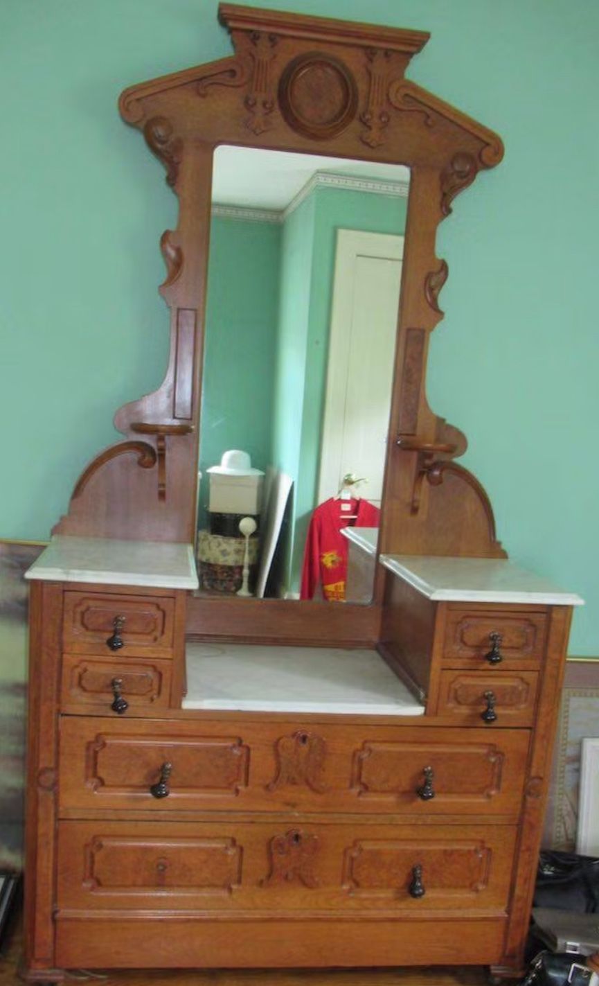 Gentlemen’s Dresser